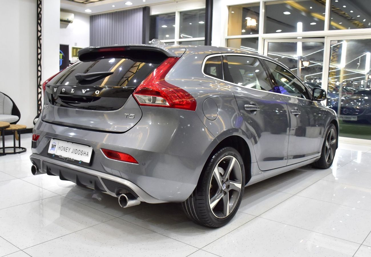 فولفو V40 EXCELLENT DEAL for our Volvo V40 T5 ( 2016 Model ) in Grey Color GCC Specs