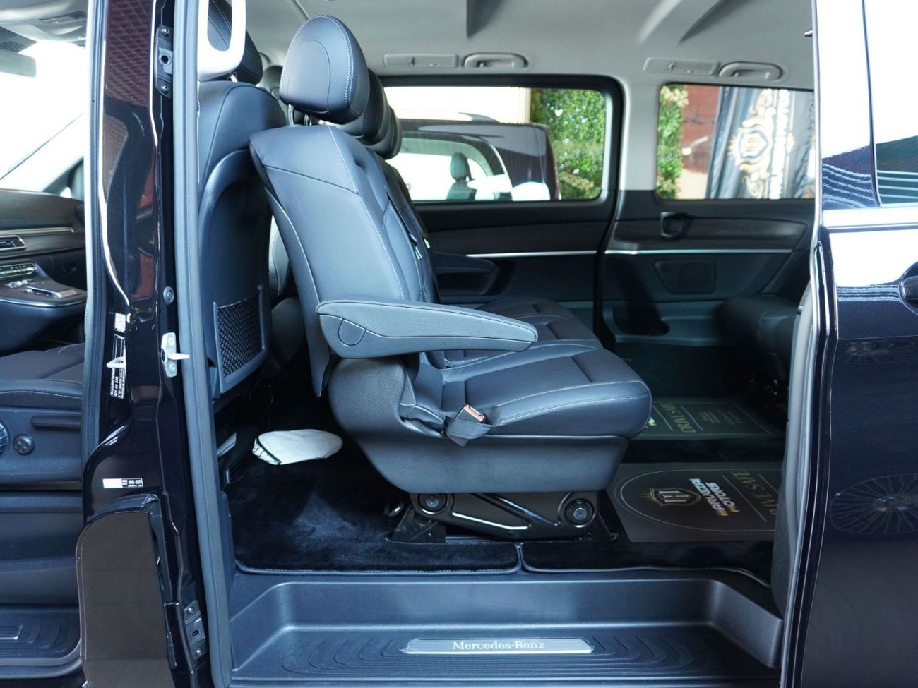 Mercedes-Benz V 220 4,990PM I BRAND NEW I MERCEDES-BENZ I V-CLASS V220 EXTRA LONG I AVANTGARDE I  with agency warranty &