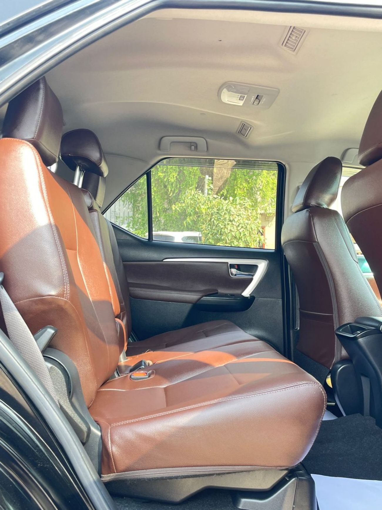 Toyota Fortuner diesel 2.8 liter ,right hand drive only for export available