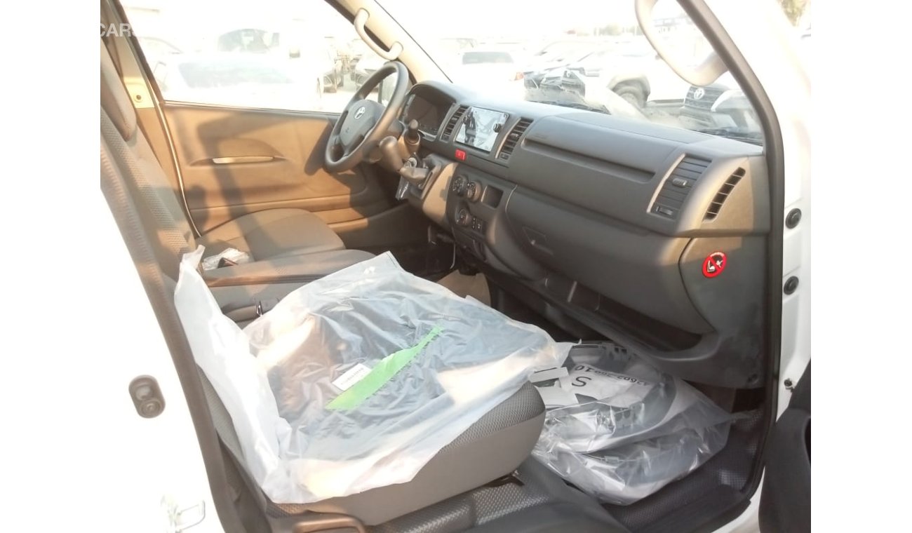 Toyota Hiace 2.7L,PETROL ,M/T ,13 SEATS