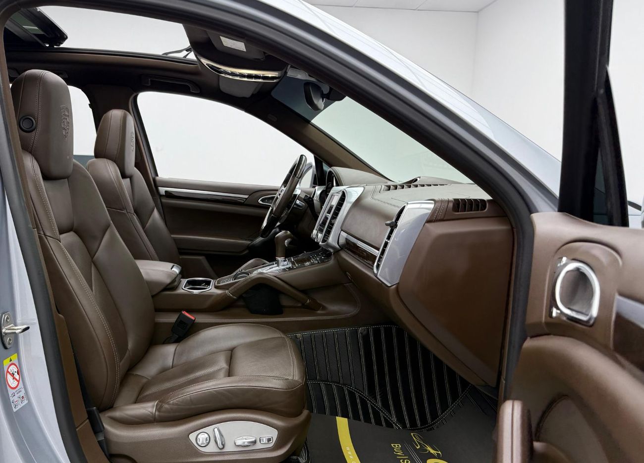 Porsche Cayenne 2017 Porsche Cayenne Platinum Edition, Full Service History, Excellent Condition, GCC