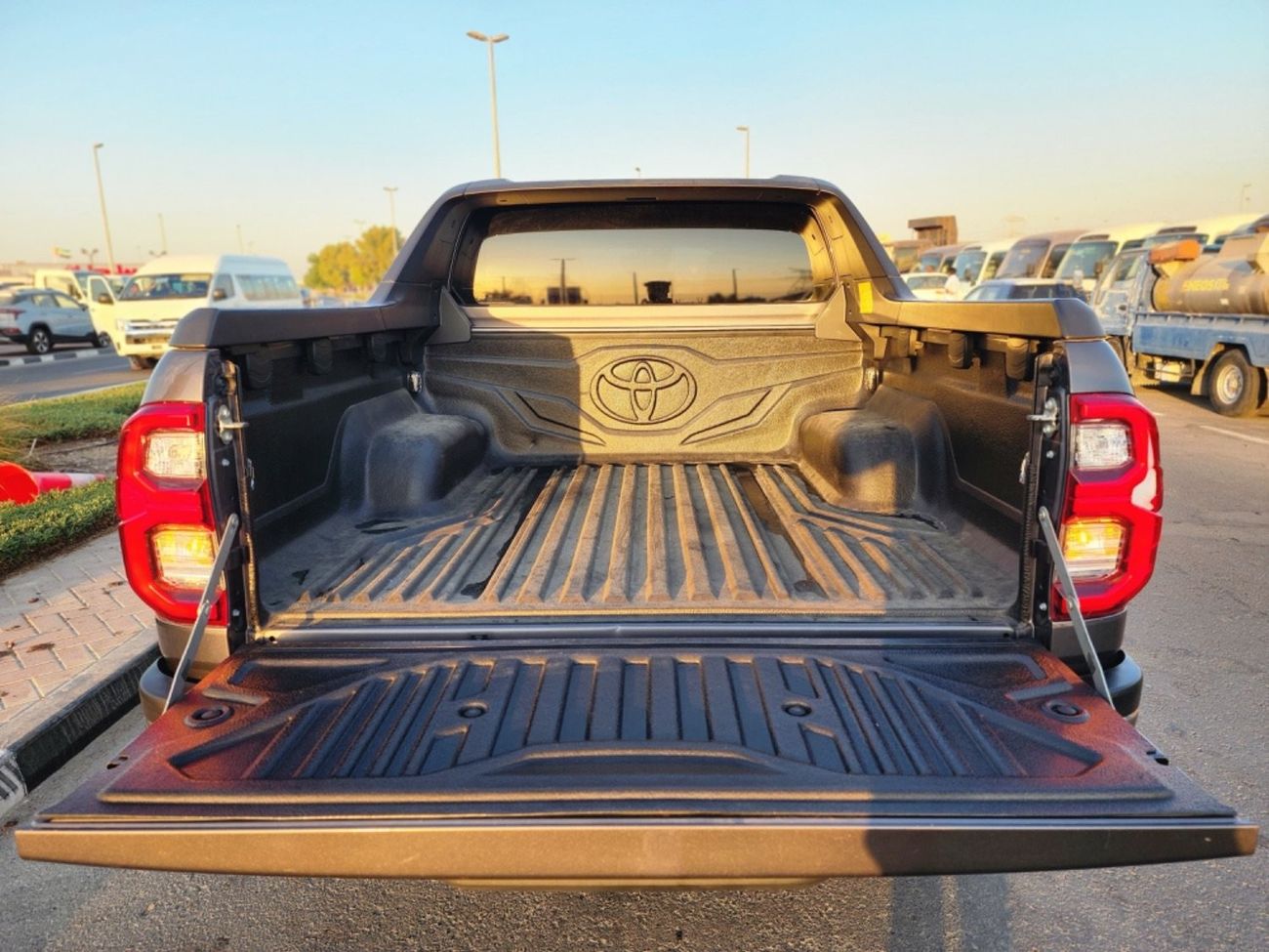 تويوتا هيلوكس ADV 2.8L Toyota Hilux Adventure D-CAB