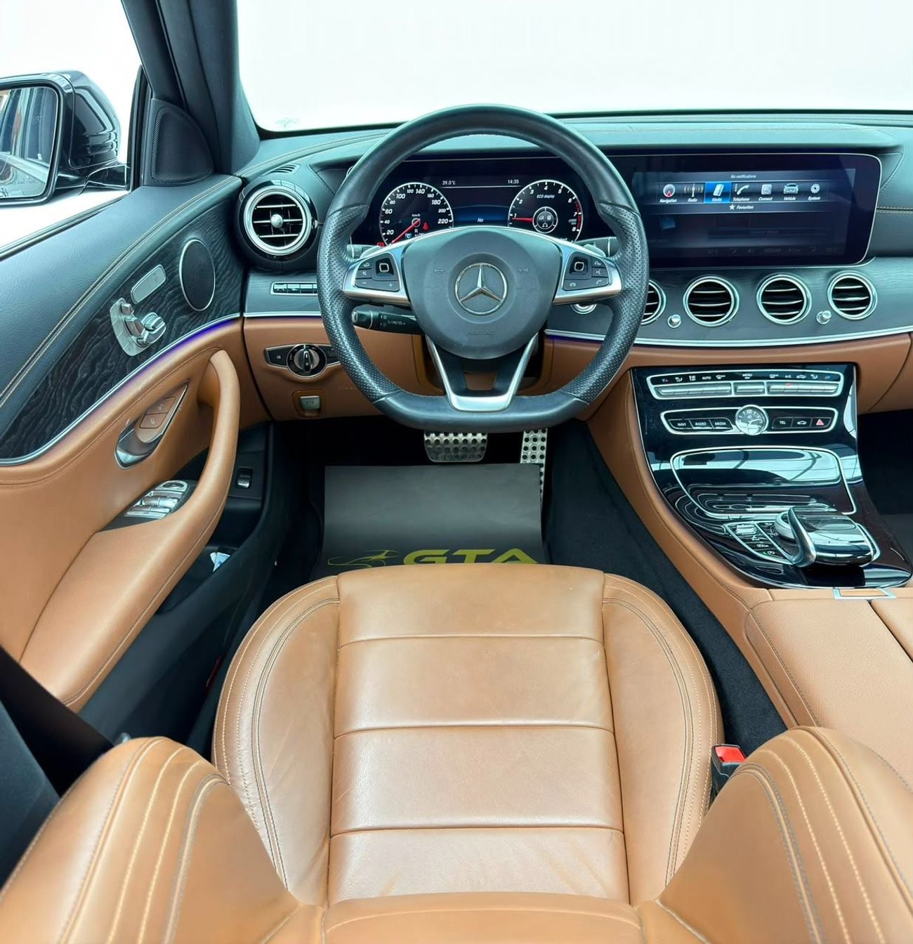 مرسيدس بنز E200 STD