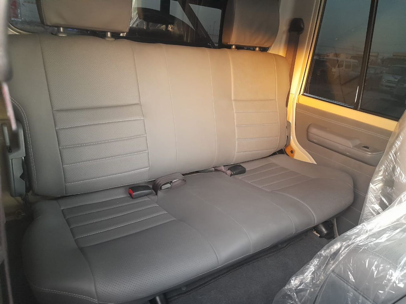 تويوتا لاند كروزر بيك آب MANUAL V8 RHD