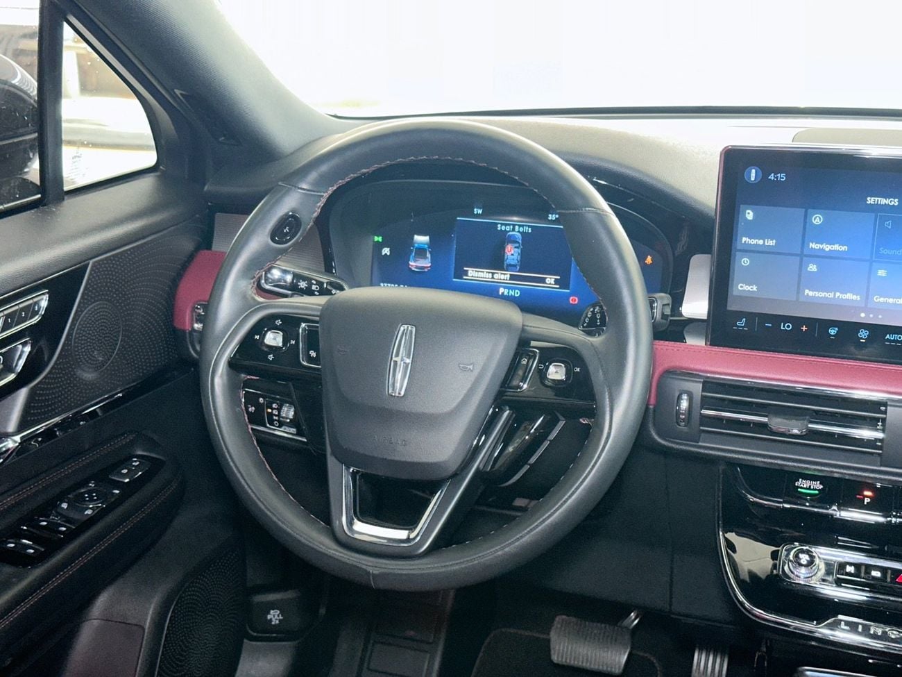 Lincoln Corsair RESERVE II COR423/AL TAYER MOTORS/AL QOUZ SHOWROOM