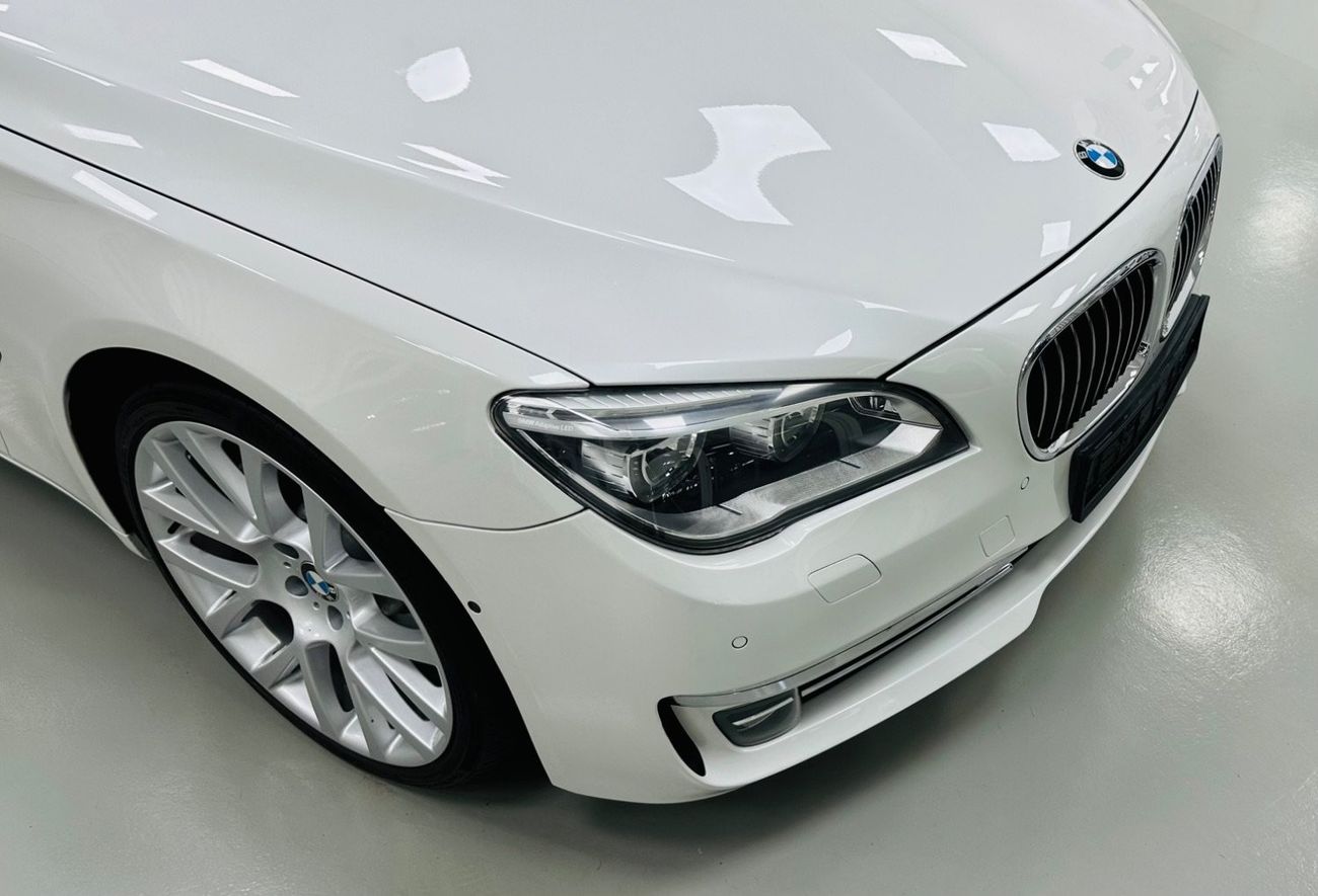 BMW 750Li Exclusive GCC .. Perfect Condition .. Top Range .. V8 ..