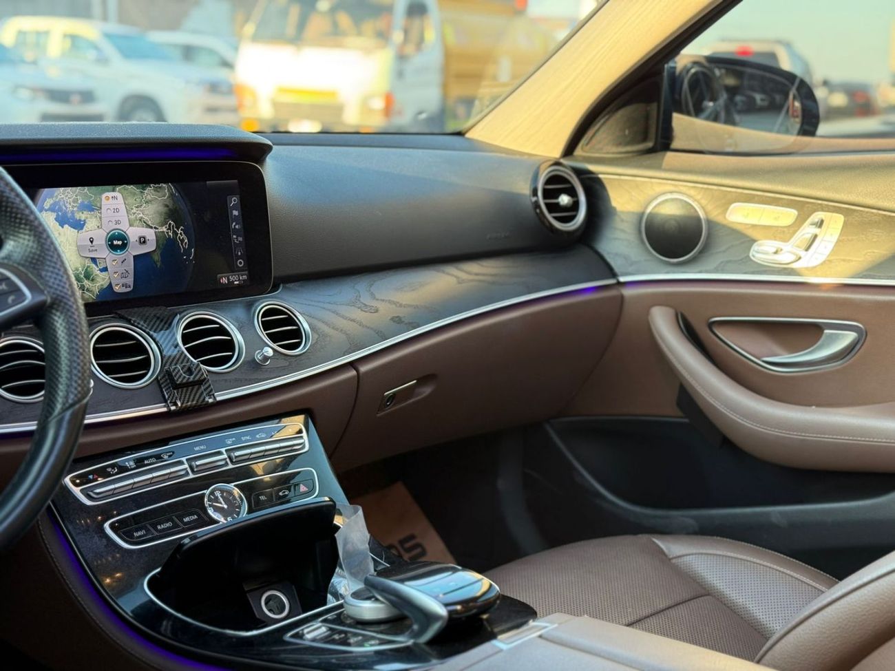 Mercedes-Benz E300 Premium 2.0L