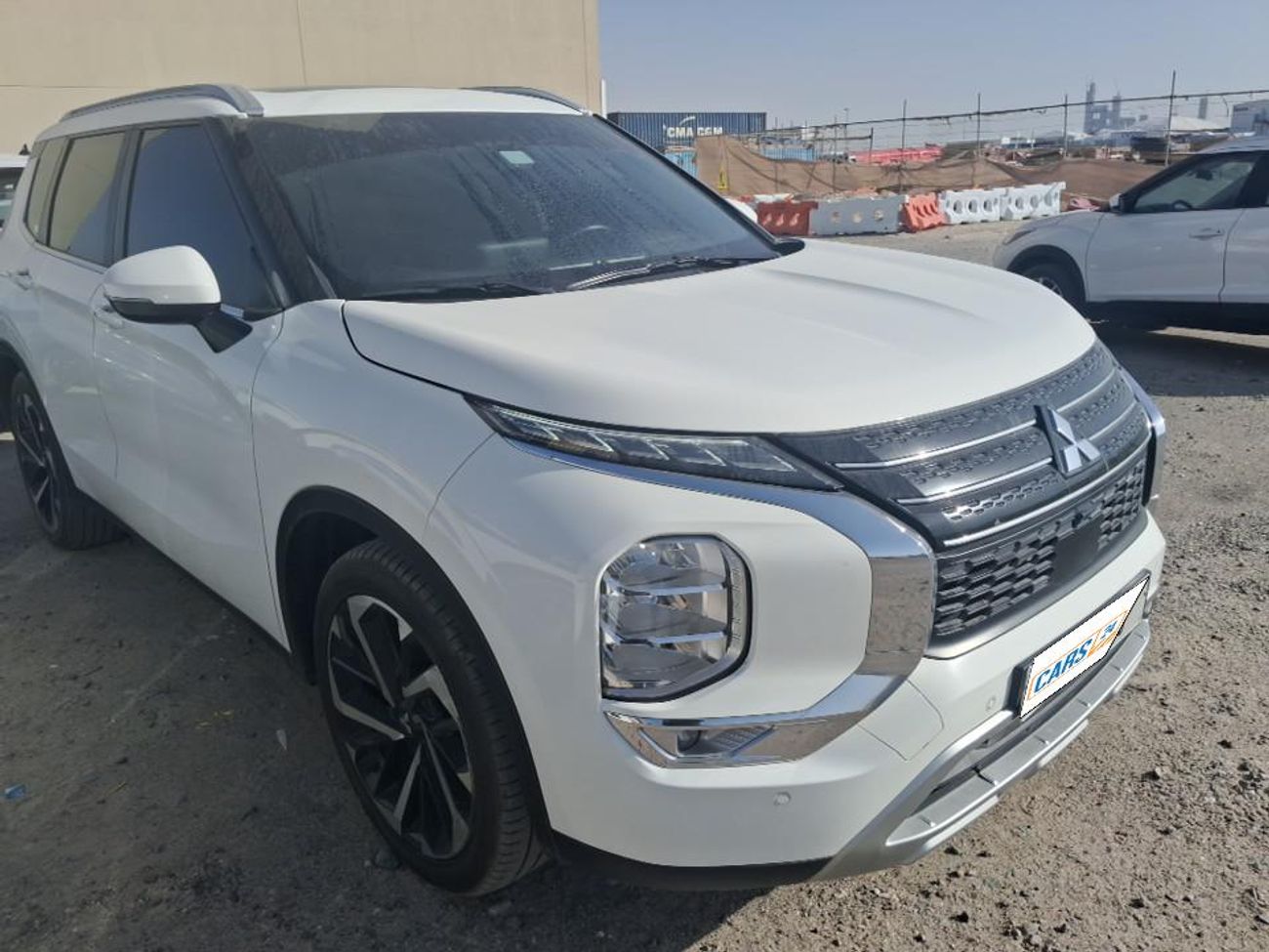 ميتسوبيشي آوتلاندر PREMIUM 2.4 | بدون دفعة مقدمة | اختبار القيادة في المنزل