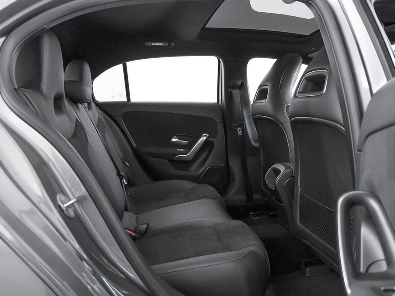 مرسيدس بنز A 250 2.0L 211BHP