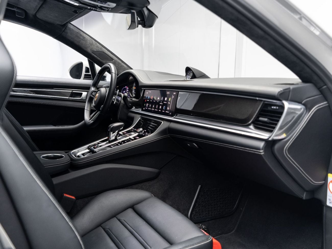 Porsche Panamera 4S E- HYBRID BUY NOW, PAY 2027 | THE BLACKLINE STANDARD | 1 Year Blackline Warranty, GCC, Low KMs, High Spec