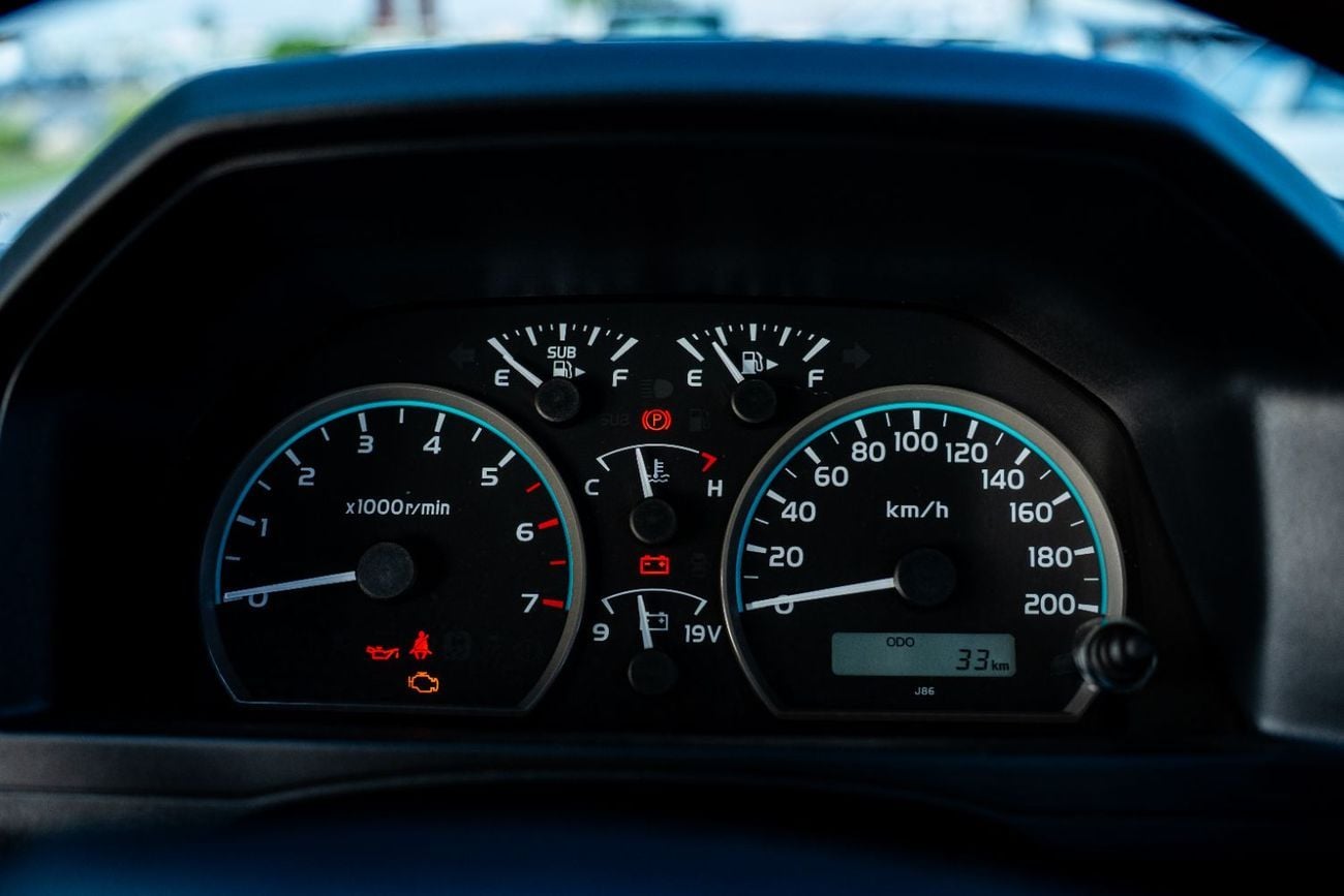 تويوتا لاند كروزر بيك آب Toyota Land Cruiser Pickup 4.0L Manuel 2025 4WD