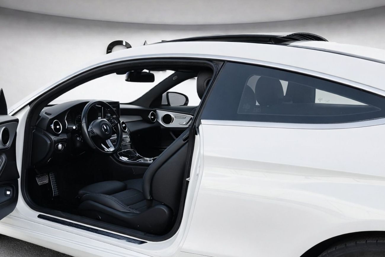 Mercedes-Benz C 300 Coupe AED 1,535 / Monthly l  0% Downpayment l C300 Coupe l Excellent Condition