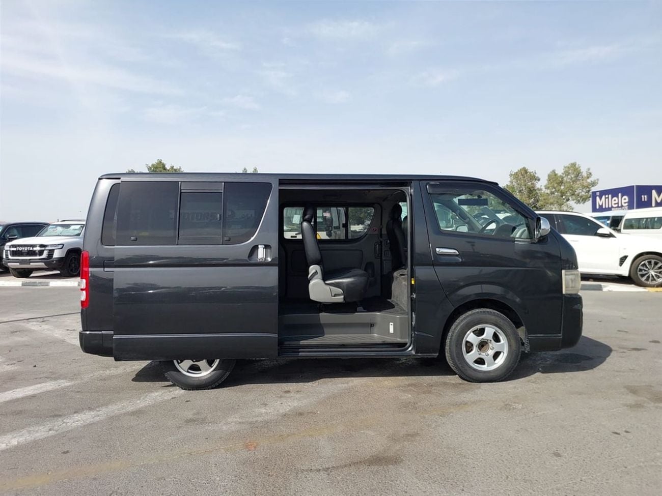 تويوتا هاياس TOYOTA HIACE VAN RHD 2004 MODEL 2.0 L PETROL AUTOMATIC(PM02513)