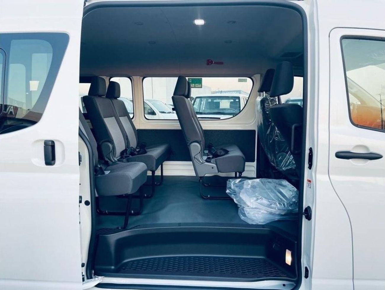 تويوتا هاياس 3.5L V6 High Roof Mid Option DX Manual 2026 model