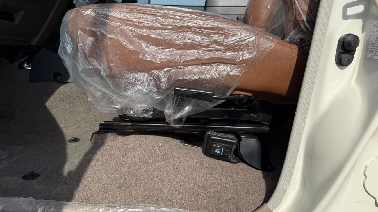 تويوتا لاند كروزر 70 Toyota Land Cruiser hard Top LC76 2.8 AT full option Oman 2025