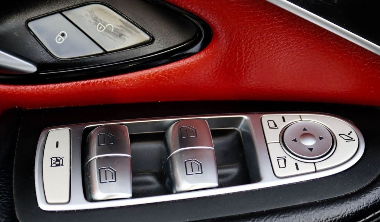 Mercedes-Benz GLC 250 4MATIC 2.0L Mercedes GLC 250, 2018, 4MATIC, GCC, original paint accident-free in excellent condition