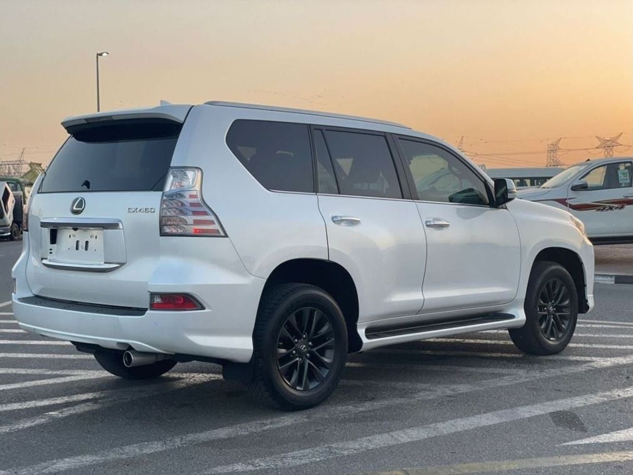 لكزس GX 460 2023 Lexus GX460 Luxury Platinum Full Option - 4.6L V8 - AWD 4x4 - Full Red 7 Seater - Radar & Senso