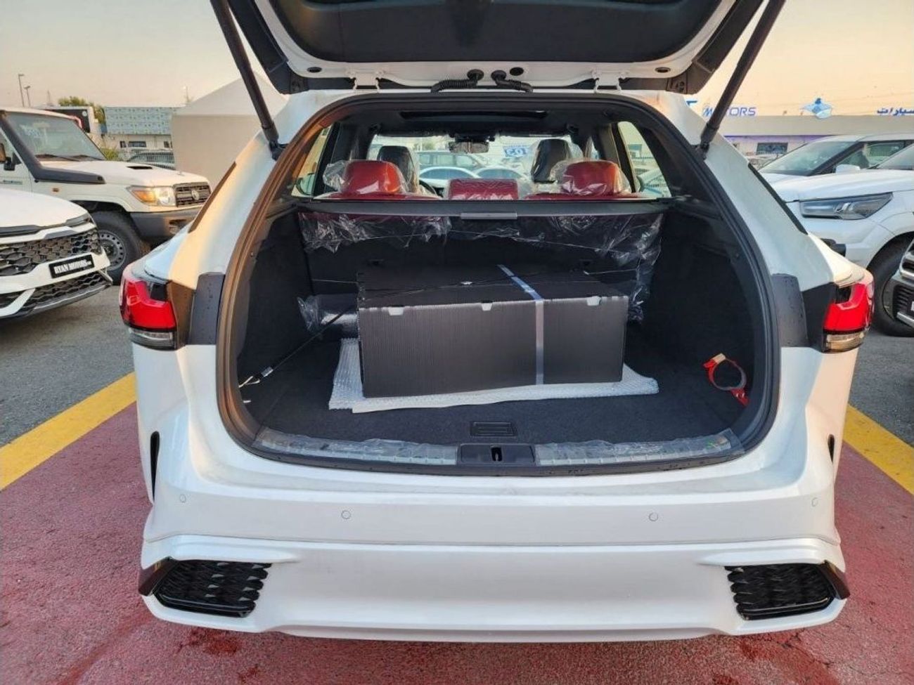 لكزس RX 500h لكزس RX500h F-Sport 2.4 لتر هايبرد ، CUV ، دفع رباعي ، 5 أبواب الميزات: 360 كاميرا ، رادار ، مثبت ال