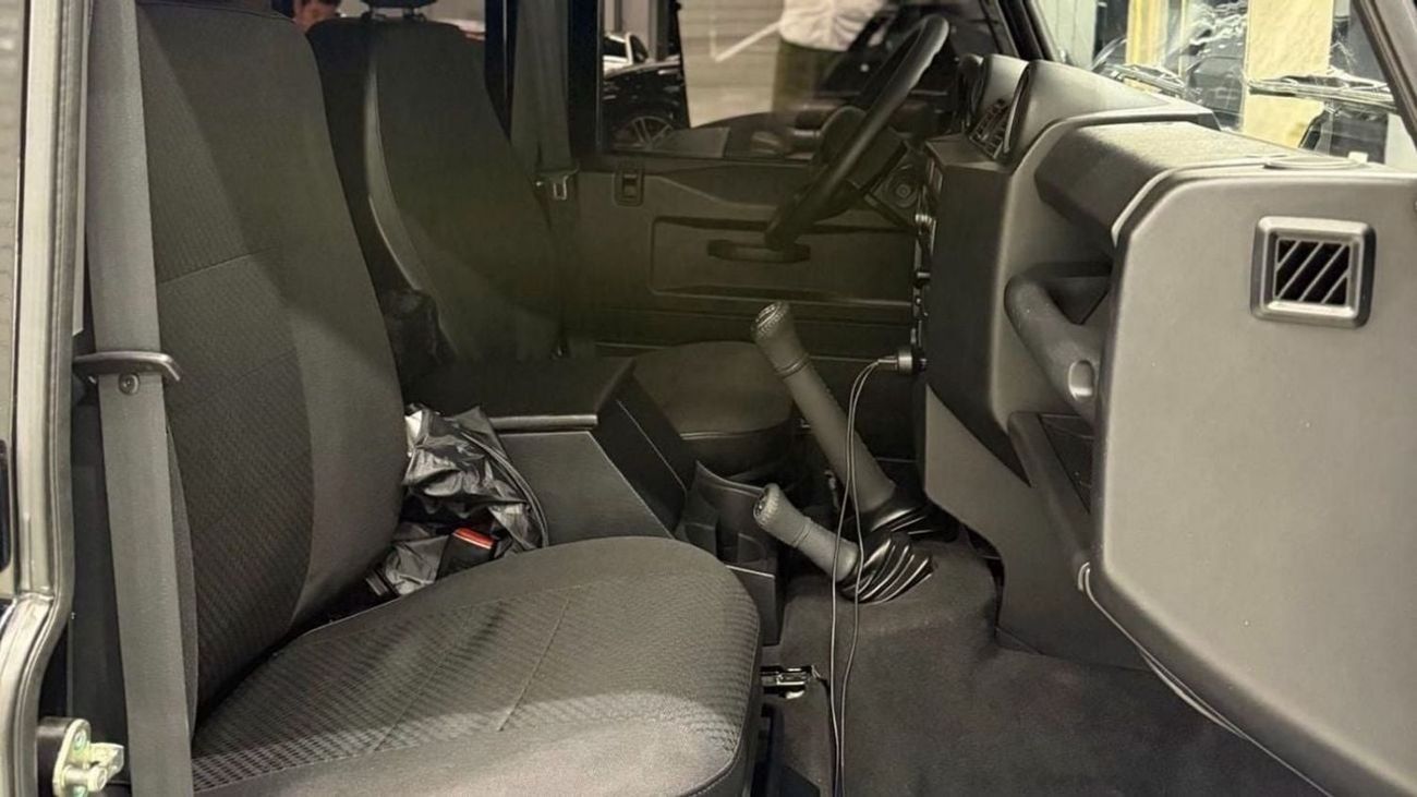 Land Rover Defender 110 Land Rover Defender 2015 GCC specs