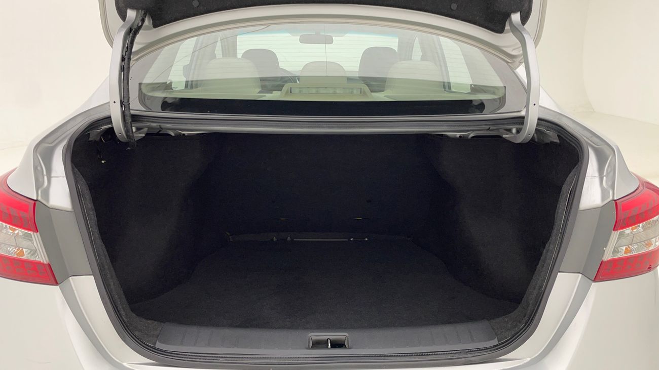 نيسان سنترا S 1.8 | بدون دفعة مقدمة | اختبار القيادة في المنزل