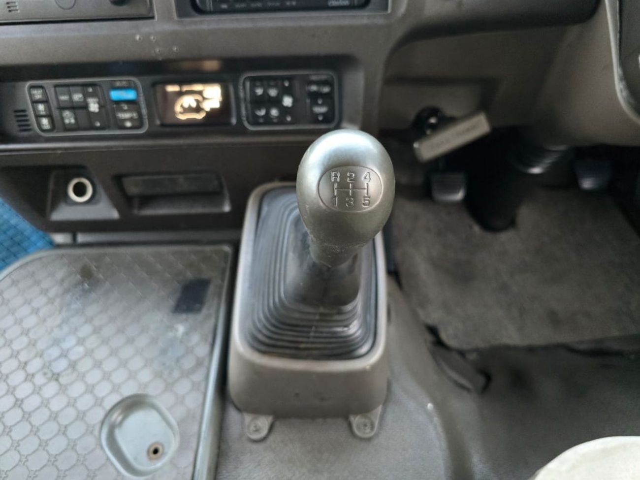 ميتسوبيشي روزا MITSUBISHI ROSA BUS RHD 2004 MODEL 5.2 L DIESEL MANUAL(PM01327)