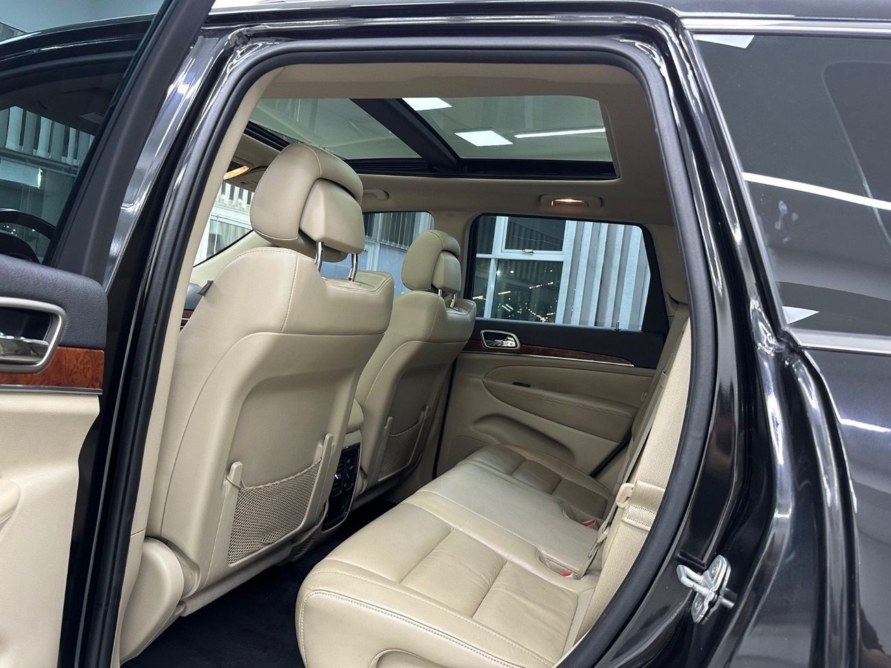 Jeep Grand Cherokee Limited 5.7L (360 HP)