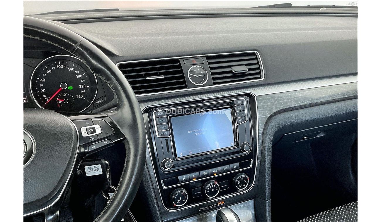 Volkswagen Passat SE