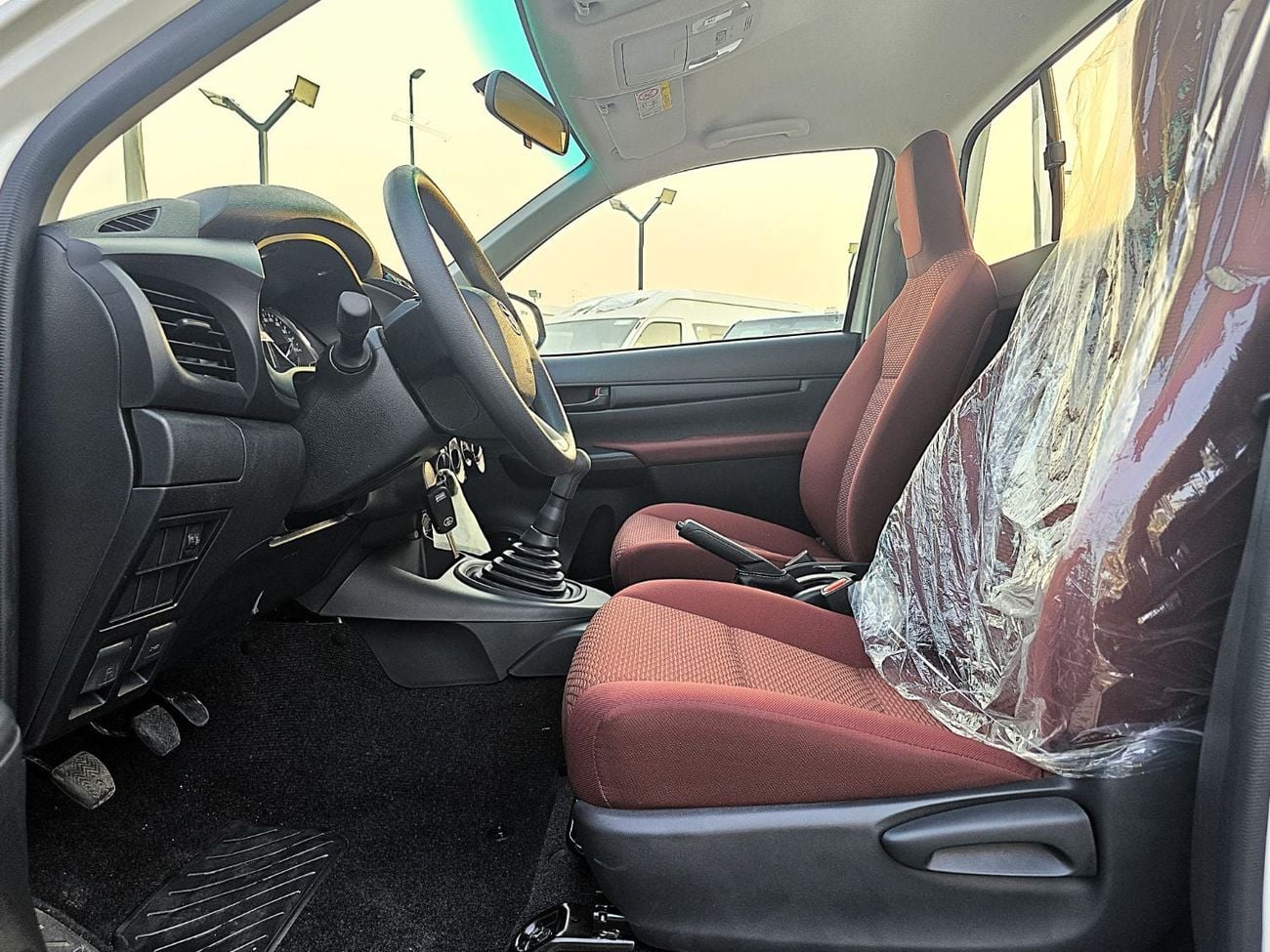 تويوتا هيلوكس  Toyota Hilux Single Cabin 2.4L diesel turbo M/T 2*4 White Color 2026 Model