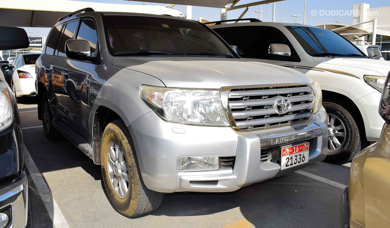 Toyota Land Cruiser VXR V8