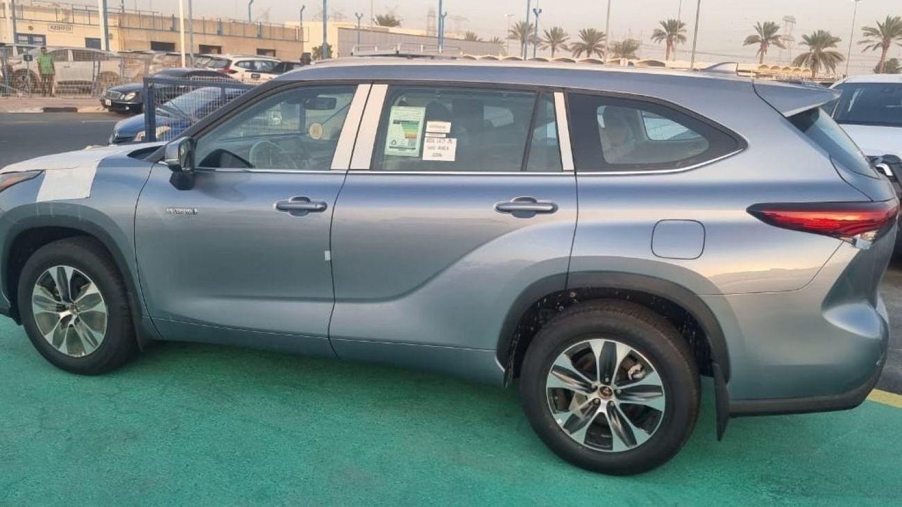 Toyota Highlander 2024 TOYOTA HIGHLANDER GLE 2.5L HYBRID AUTOAMTIC SUNROOF AWD ZERO KM