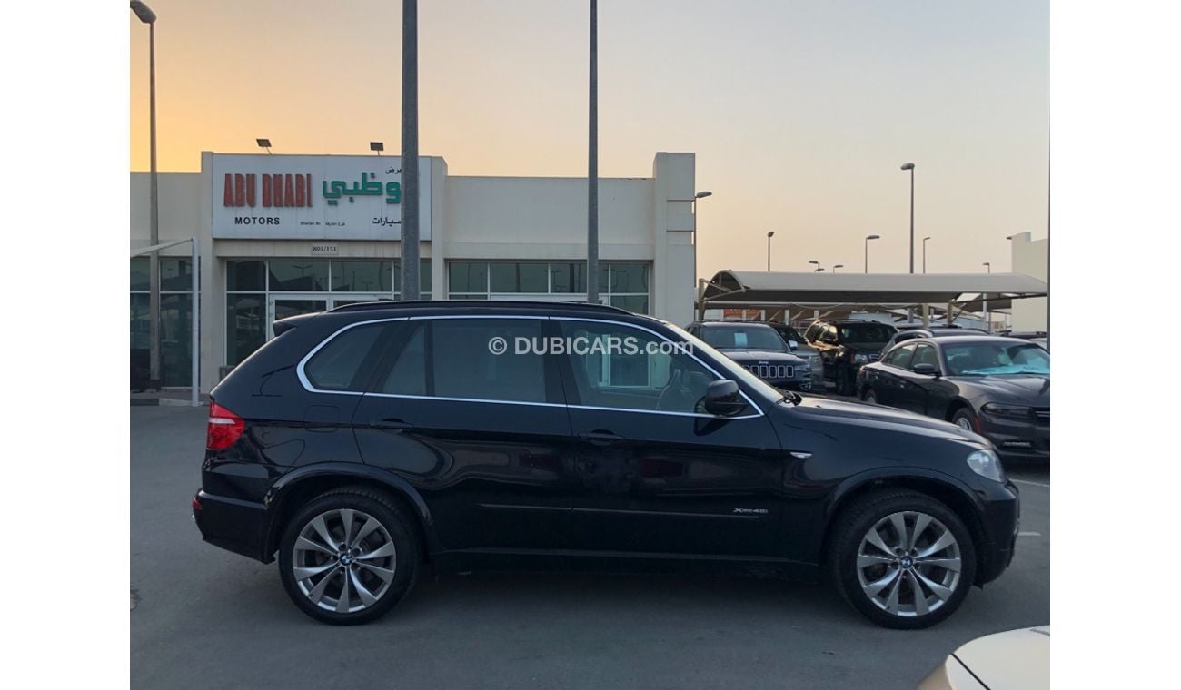 بي أم دبليو X5 موديل 2010 خليجي فل مواصفات كراسي جلد ومثبت سرعه وتحكم كهربي كامل ونظام صوت ممتاز وكاميرا خلفيه