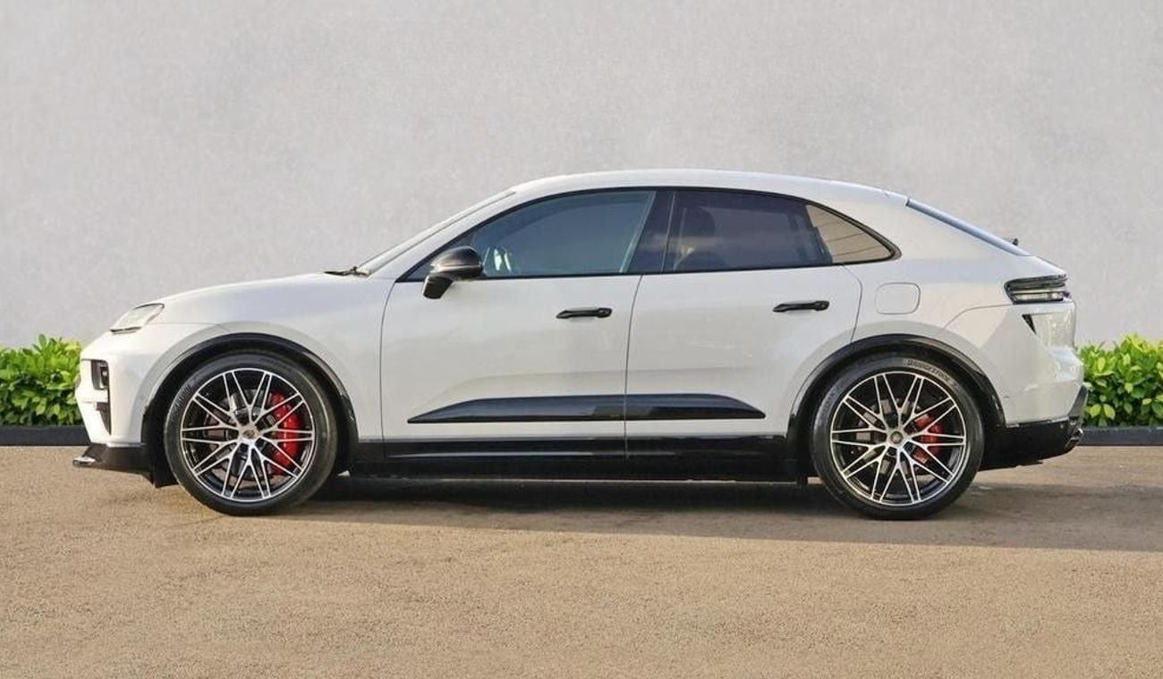 بورش ماكان Electric Estate 470kW Turbo RIGHT HAND DRIVE