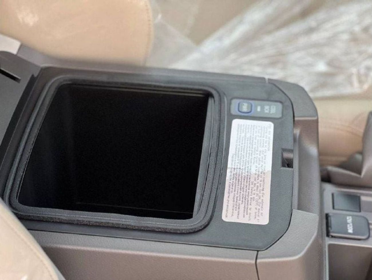 Toyota Prado VXR 4.0L PTR A/T  // 2023 // FULL OPTION WITH SUNROOF , LEATHER&POWER SEATS , BACK CAMERA // SPECIAL