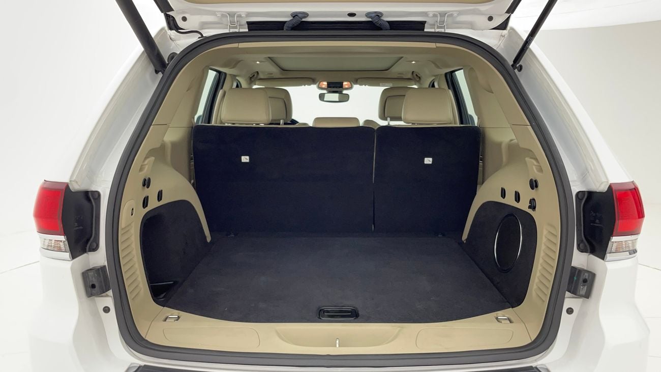 جيب جراند شيروكي LIMITED 3.6 | بدون دفعة مقدمة | اختبار قيادة مجاني للمنزل