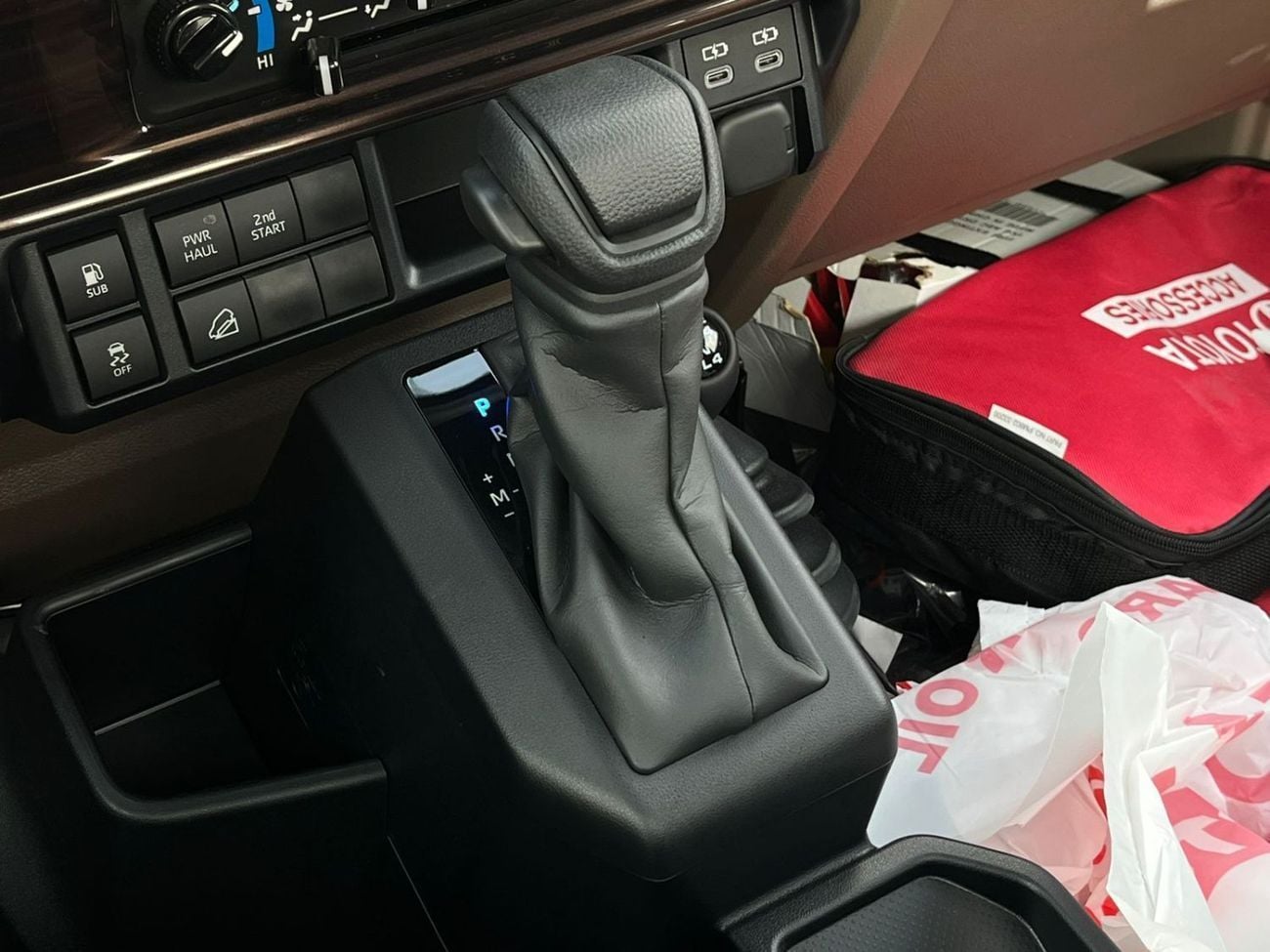 تويوتا لاند كروزر بيك آب Toyota Landcruiser 79 II Singel Cabin Automatic II ToP Tier II 2025 II GCC II Grey Color II FULL LOA