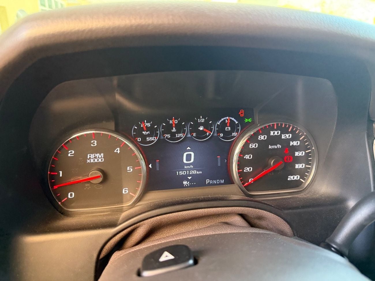 GMC Yukon 2015 DENALI 6.2L/V8 WELL MAINTAINED GCC