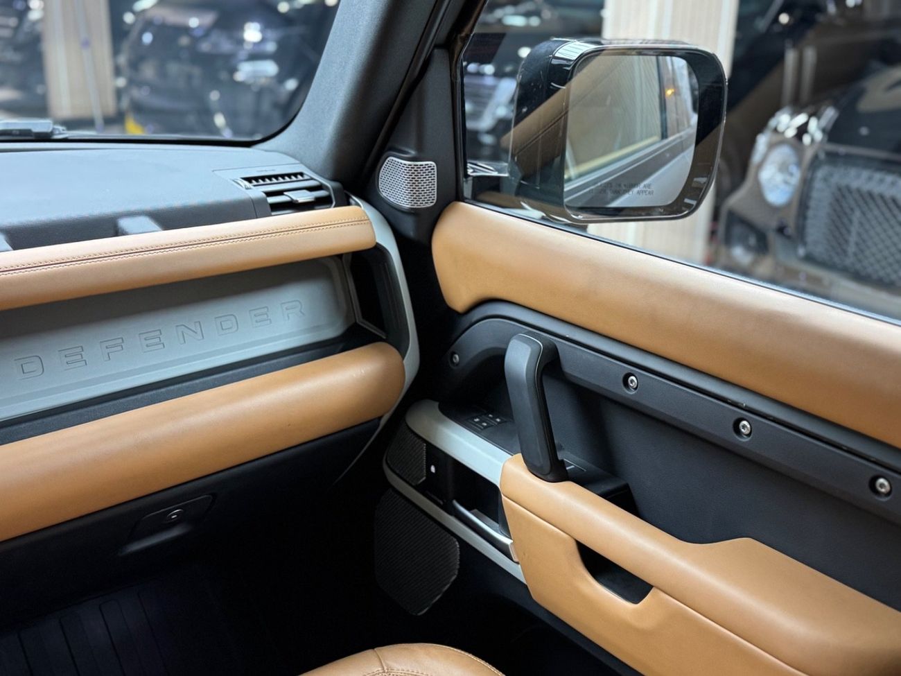 Land Rover Defender 130 SE P400 X Dynamic (7 Seater)