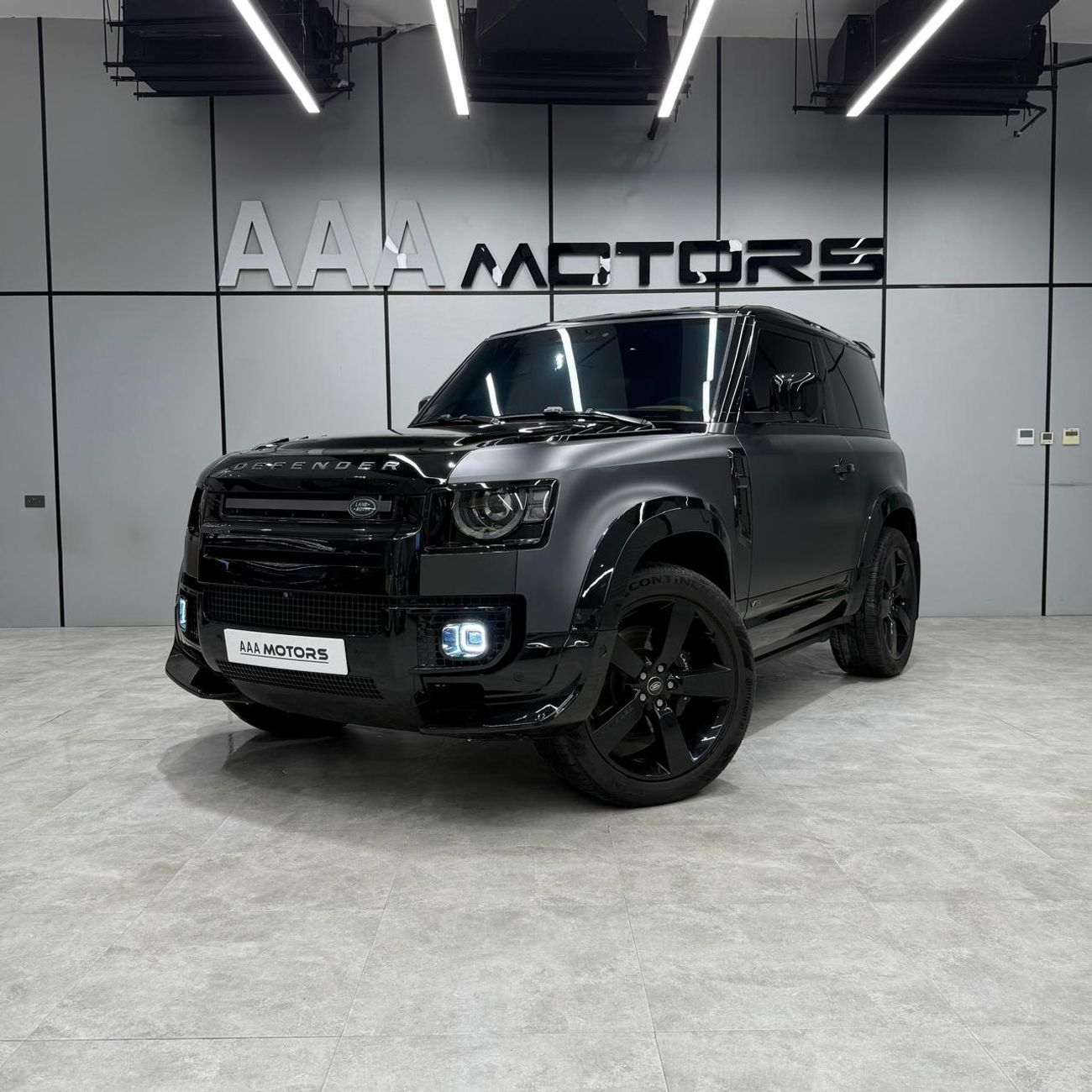 لاند روفر ديفندر 90 X P525 V8 | 5.0L Supercharged | European Specs | 3 Years Warranty & Service | Carpathian Grey