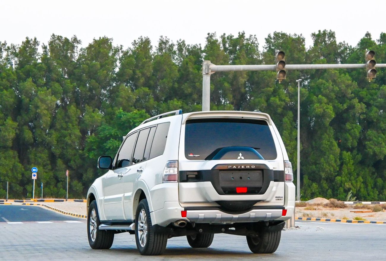 ميتسوبيشي باجيرو MITSUBISHI PAJERO 2017 GLS 3.8L GCC IN EXCELLENT CONDITION