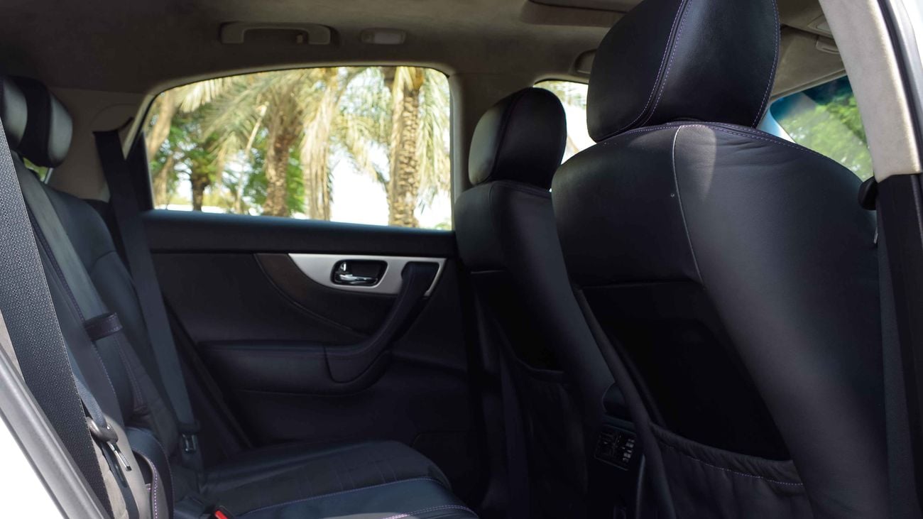 Infiniti FX50 Vettel