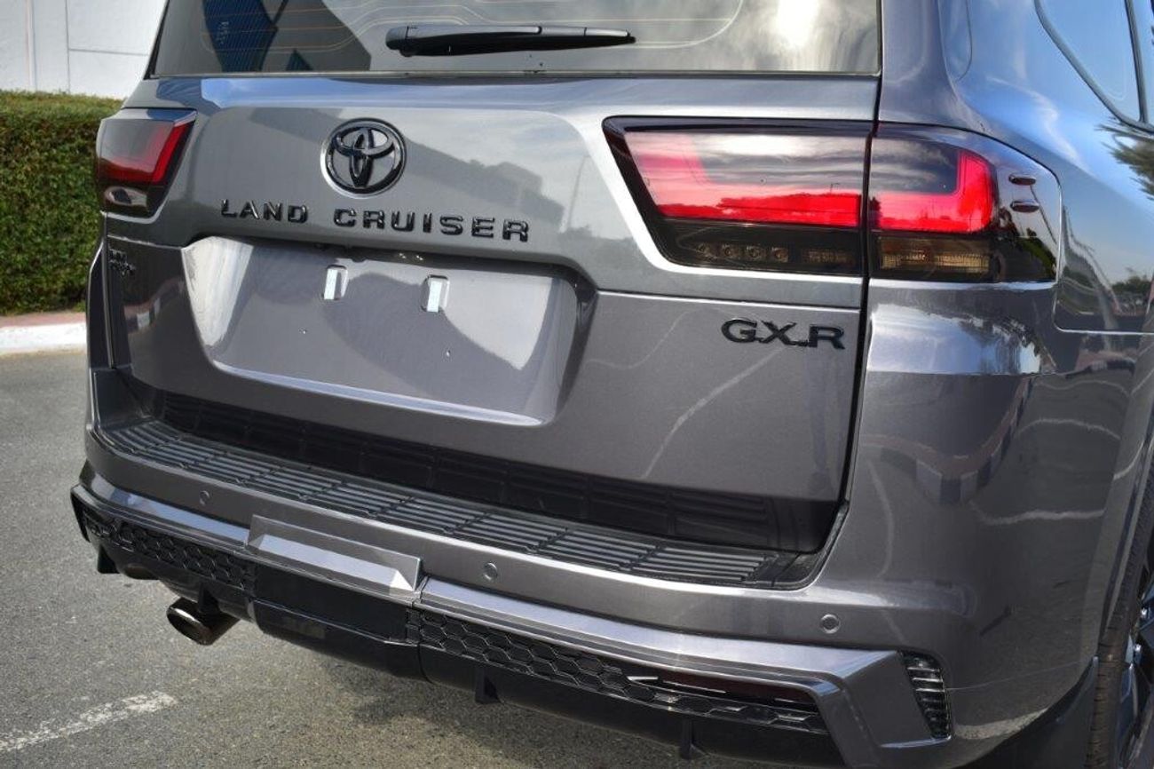 Toyota Land Cruiser 300 GXR V6 3.5L Twin Turbo Automatic Black Edition