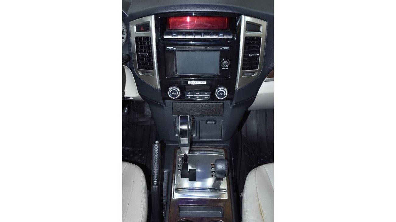 ميتسوبيشي باجيرو EXCELLENT DEAL for our Mitsubishi Pajero GLS 3.8 ( 2017 Model ) in Gray Color GCC Specs