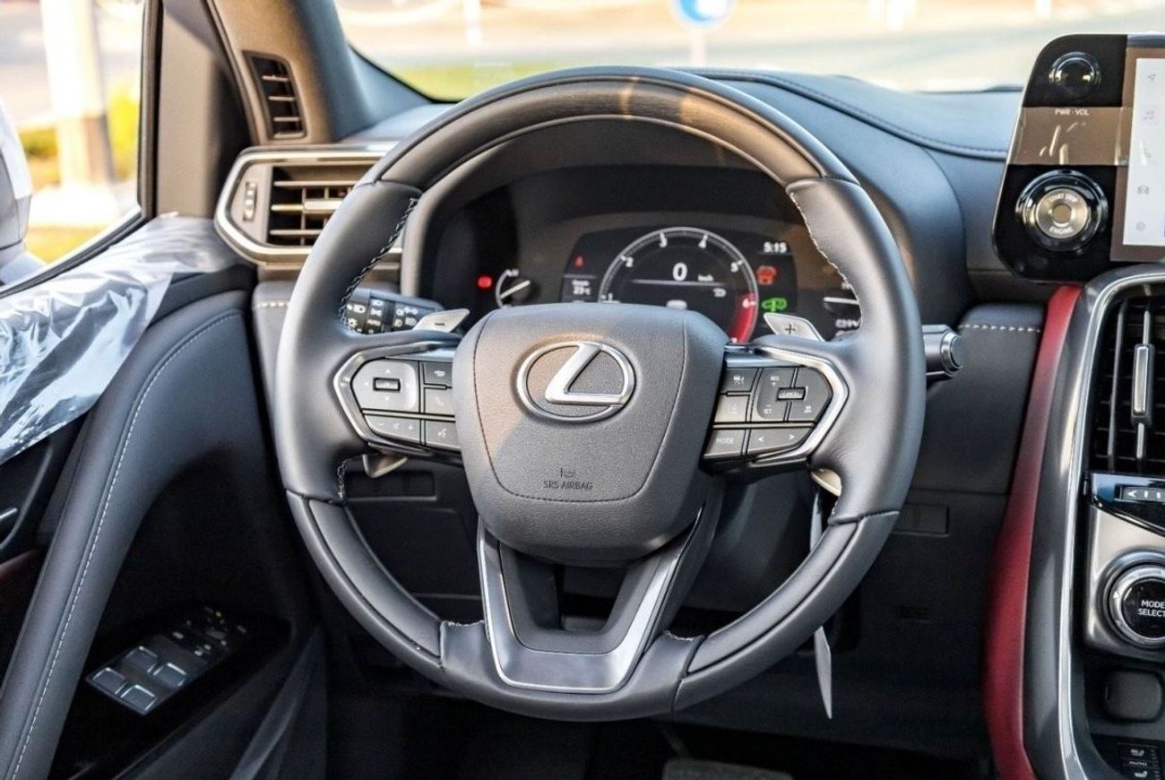 لكزس LX 600 سيجناتشر