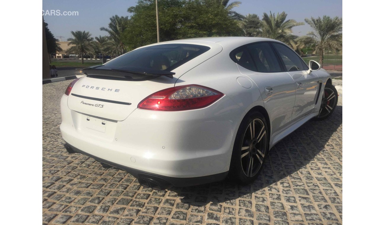 Porsche Panamera GTS