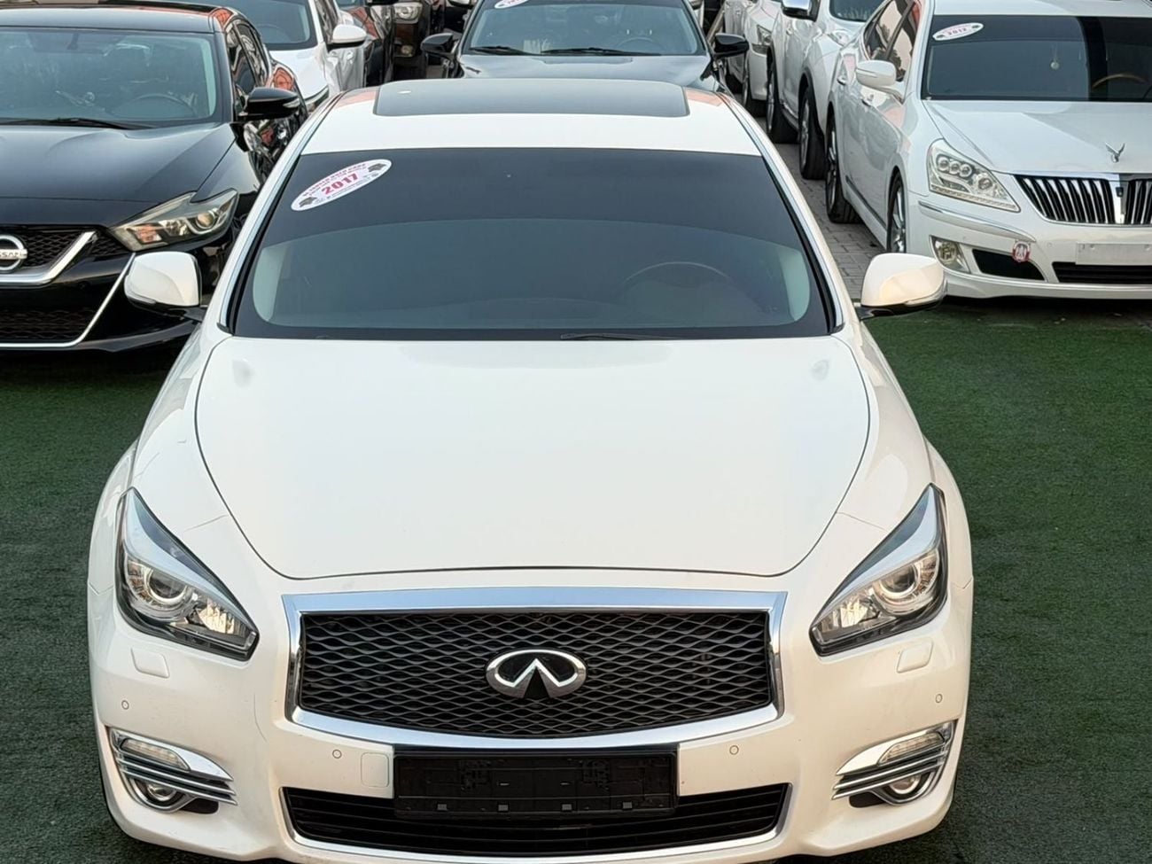 Infiniti Q70 EXCELLENCE First owner from the dealership, full option, sunroof, two keys