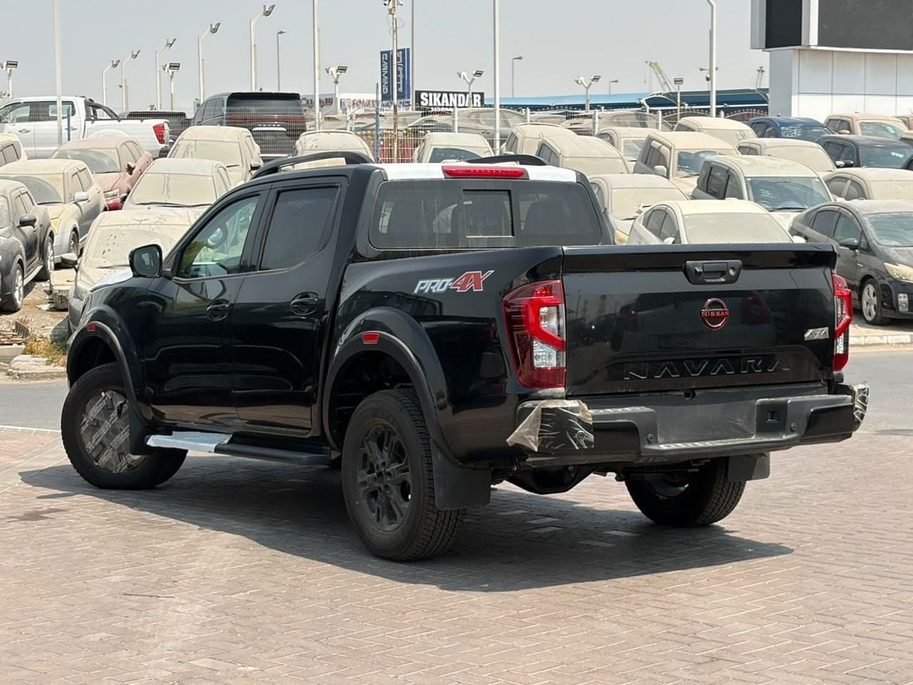 Nissan Navara 2.5L V4 DIESEL | ELECTRIC WITH LEATHER SEATS | PUSH START | 360* CAMERA And Much More | 2025MY
