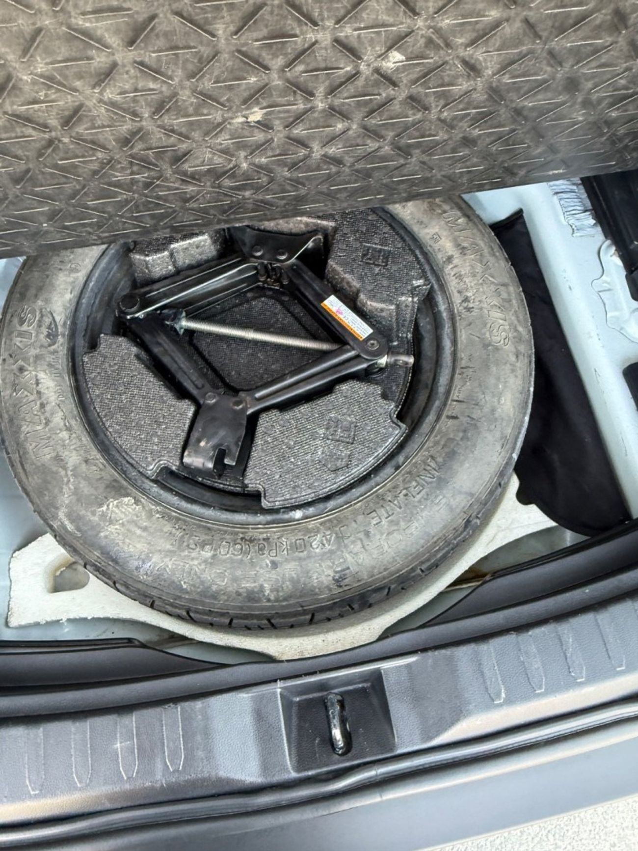 Toyota RAV4 RAV4 xle Hybrid 4x4