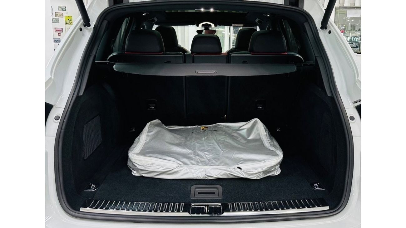 Porsche Cayenne GCC .. FSH .. Warranty … Original Paint .. Top Range