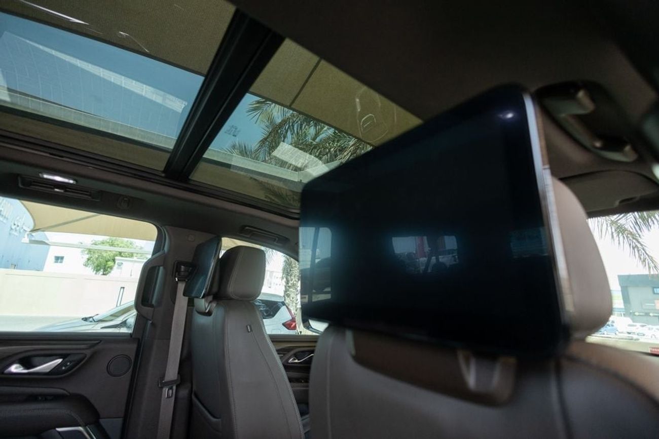 GMC Yukon XL Denali 6.2L (7 Seater)