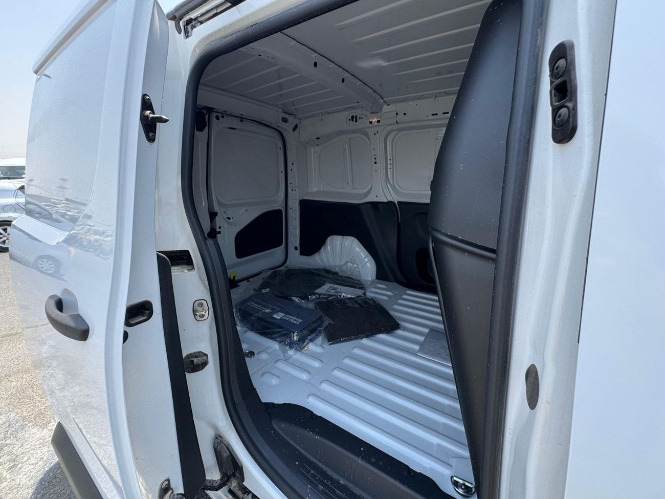 Citroen Berlingo CITROEN BERLINGO 2024 GCC 1.6L DIESEL